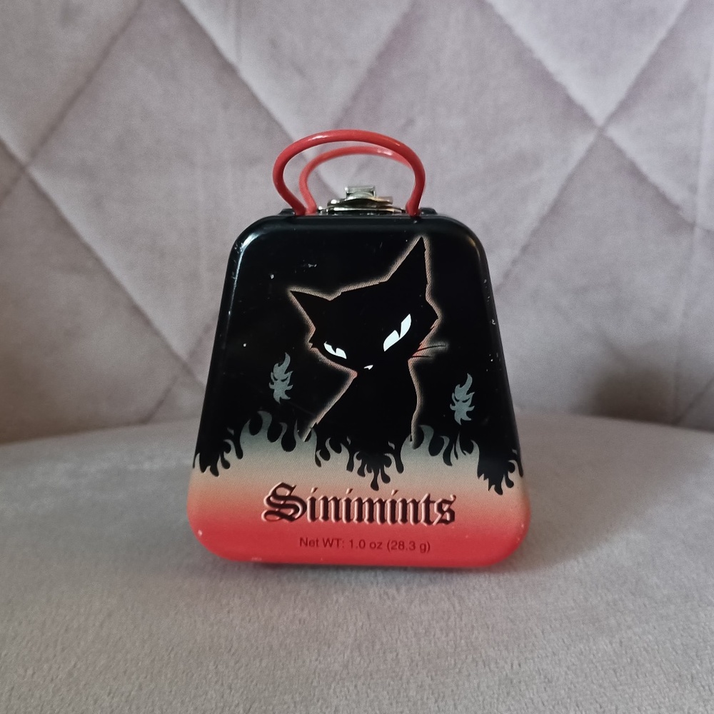 Vintage Emily the Strange Sinimints Tin Mini Purse 90s